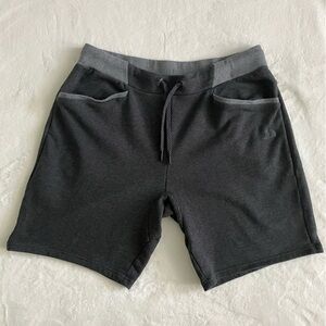 The North Face Men’s XL Flashdry Shorts Dark Gray with Drawstring